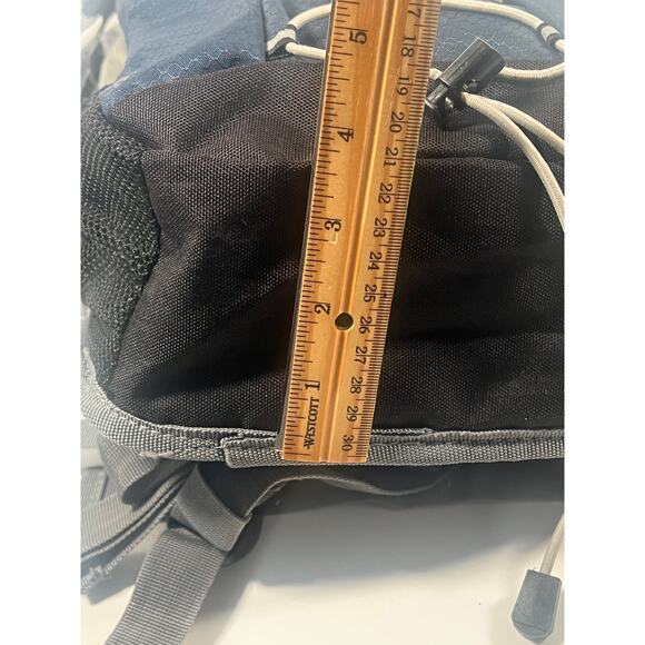 Wenzel Air Channel Blue/Gray Hiking Camping Backpack 16 x 8 x 4 - Picture 9 of 16